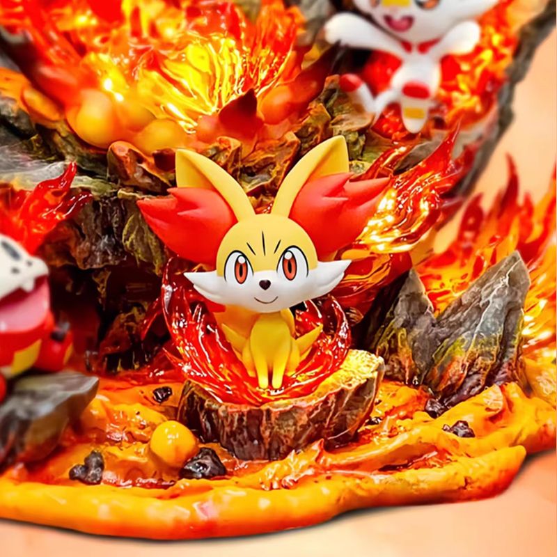Pokemon - Charizard (Fire Type Full Family Set) Statue - Image 2