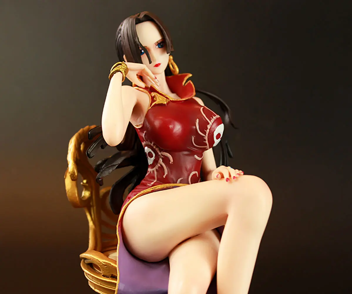 One Piece - Boa Hancock (Seated Red Dress Version) Figure - Image 2