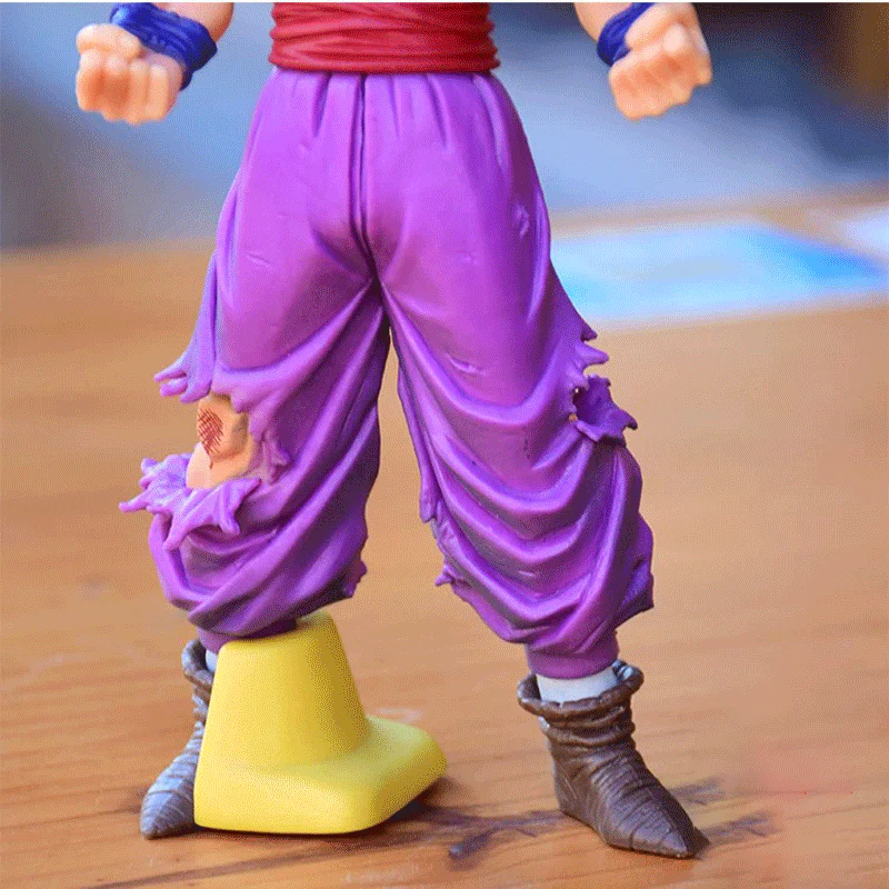 Dragon Ball Z - Super Saiyan 2 Gohan (Battle Damaged Version) PVC Figure - Image 3