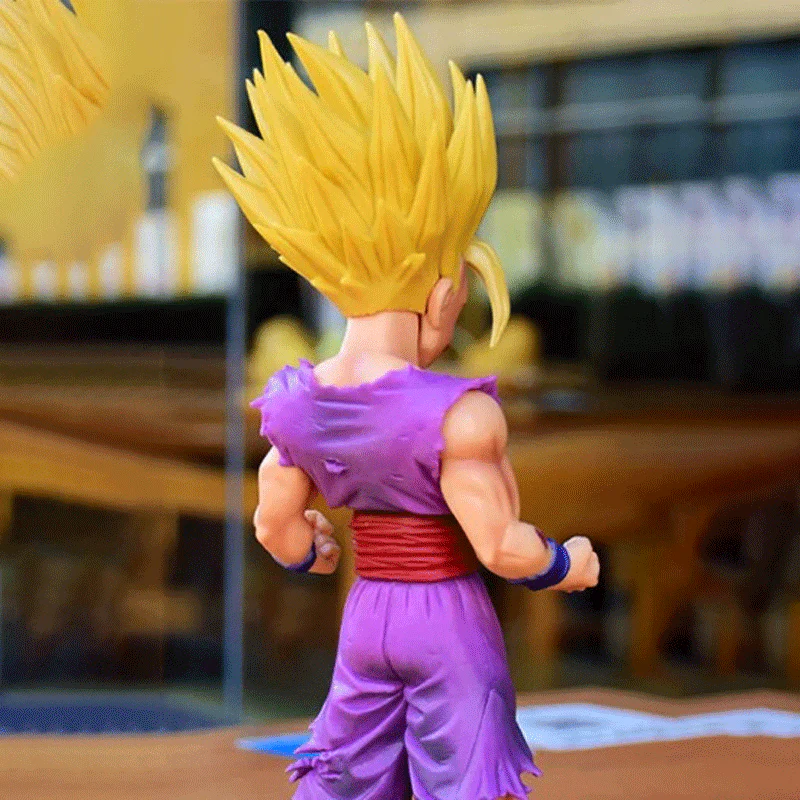 Dragon Ball Z - Super Saiyan 2 Gohan (Battle Damaged Version) PVC Figure - Image 4