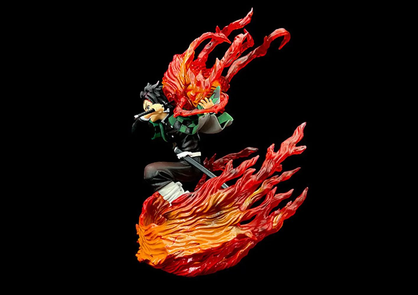 Demon Slayer - Tanjiro Kamado (Flame Breathing) Figure - Image 6