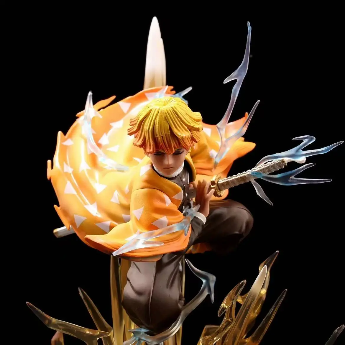 Demon Slayer - Zenitsu Agatsuma (Thunder Breathing) Figure - Image 5