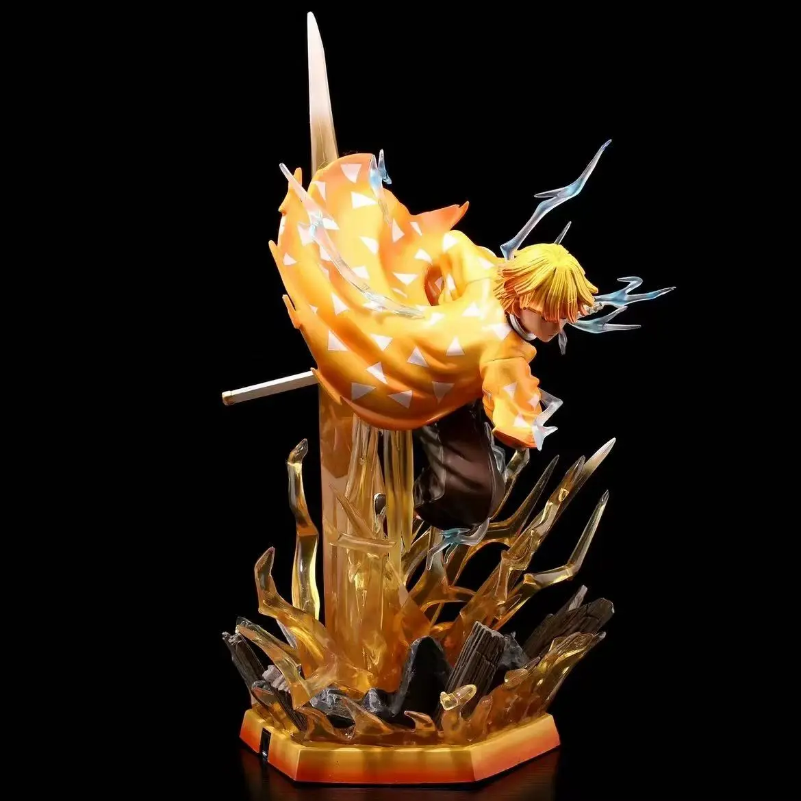 Demon Slayer - Zenitsu Agatsuma (Thunder Breathing) Figure - Image 4