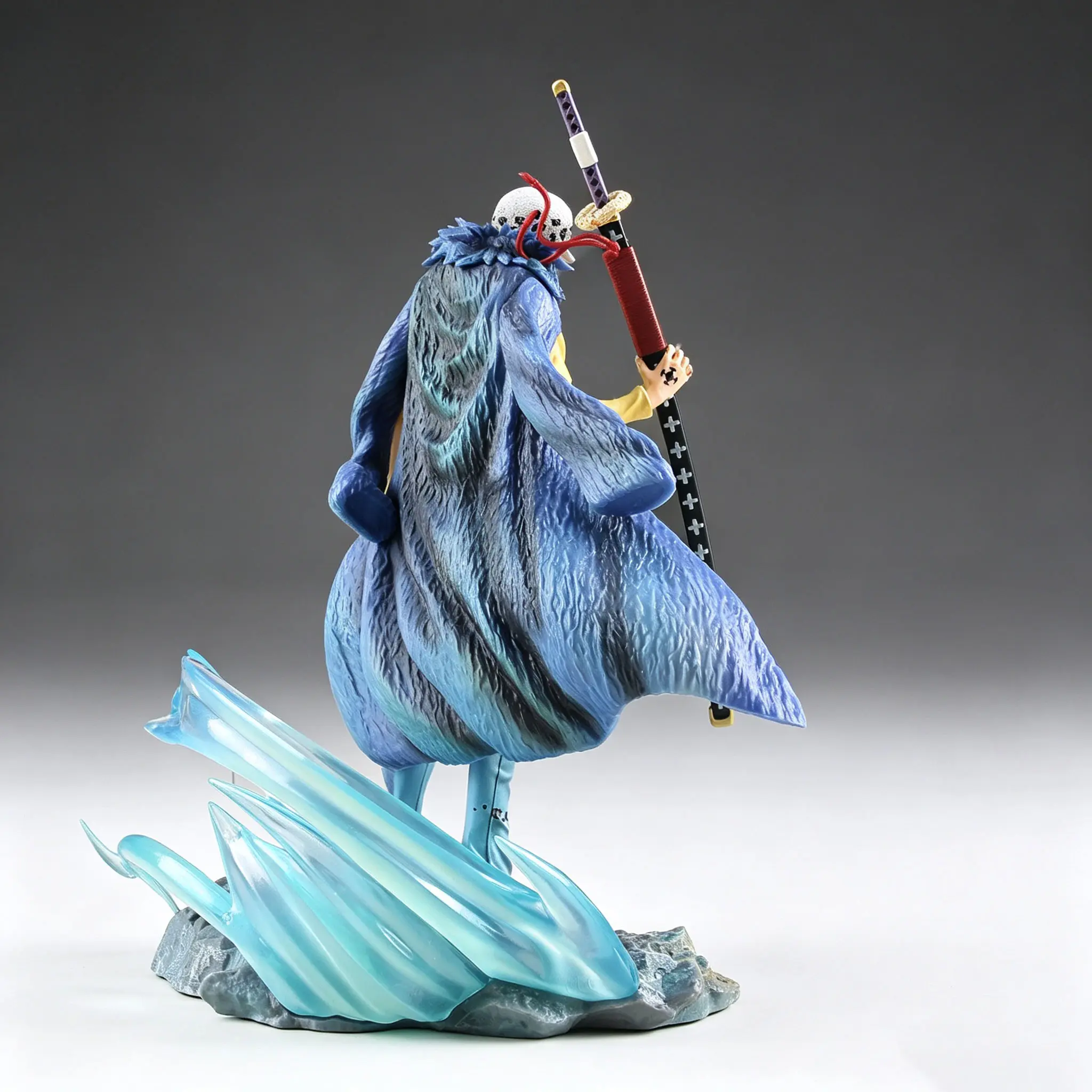 One Piece - Trafalgar D. Water Law Statue - Image 4