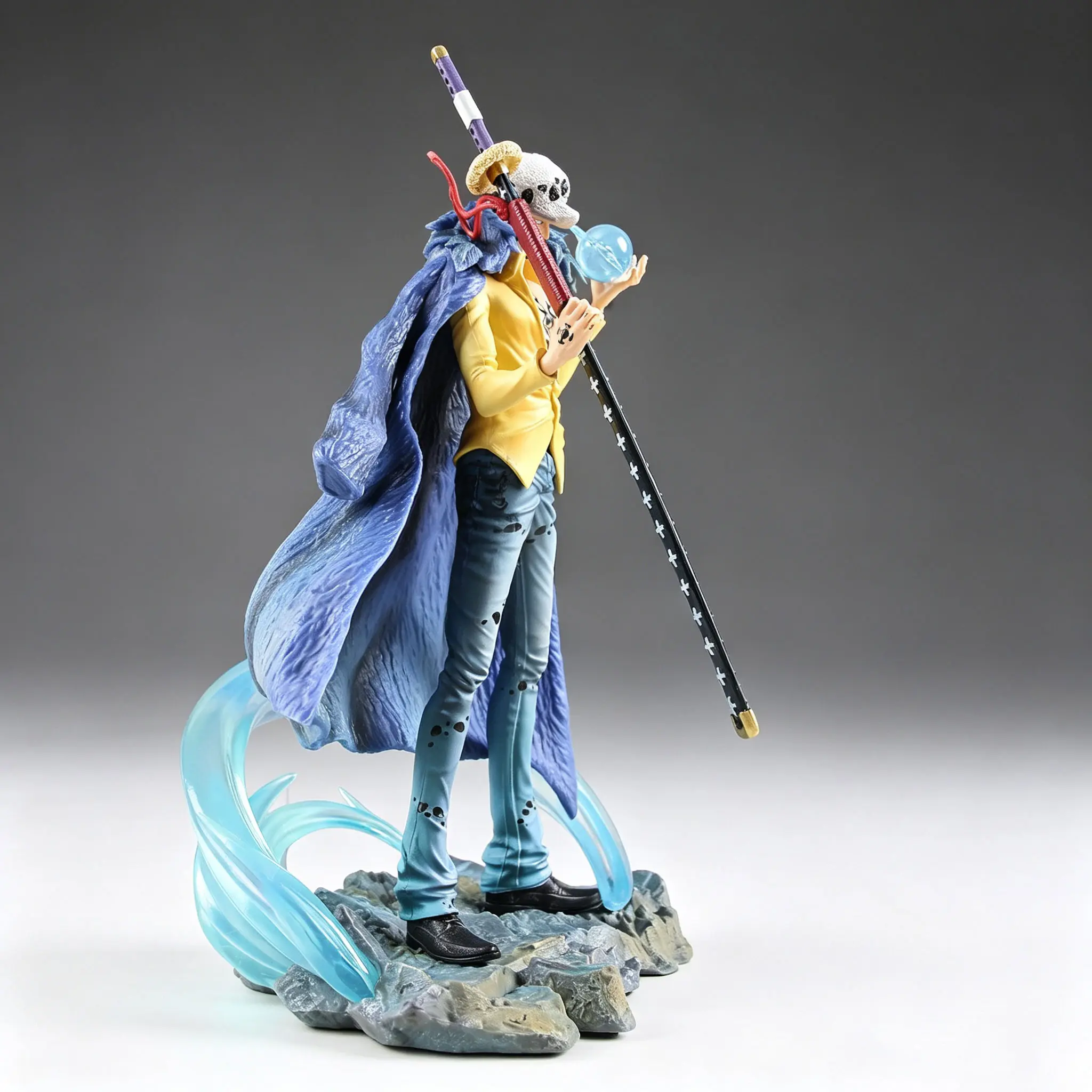 One Piece - Trafalgar D. Water Law Statue - Image 3
