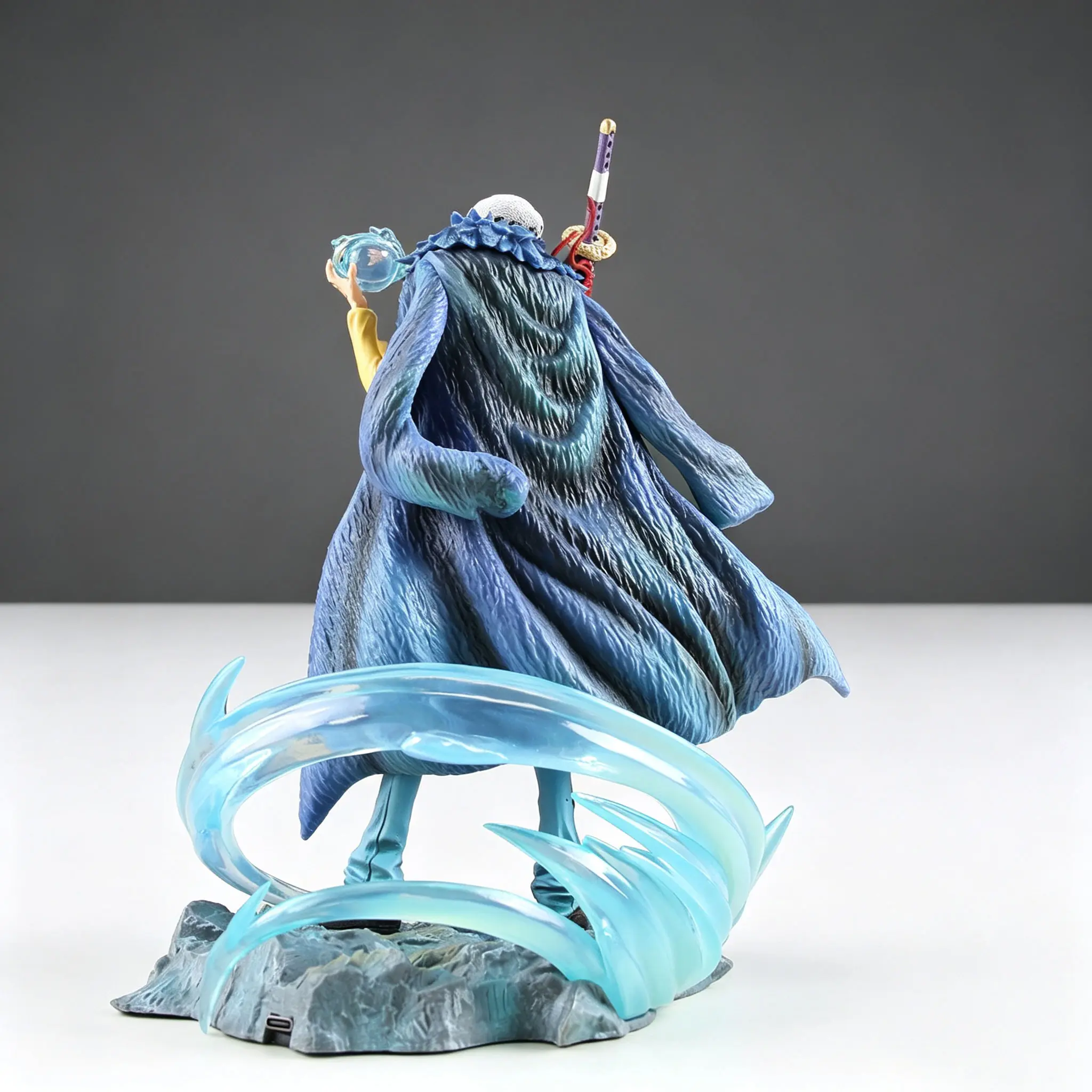 One Piece - Trafalgar D. Water Law Statue - Image 7