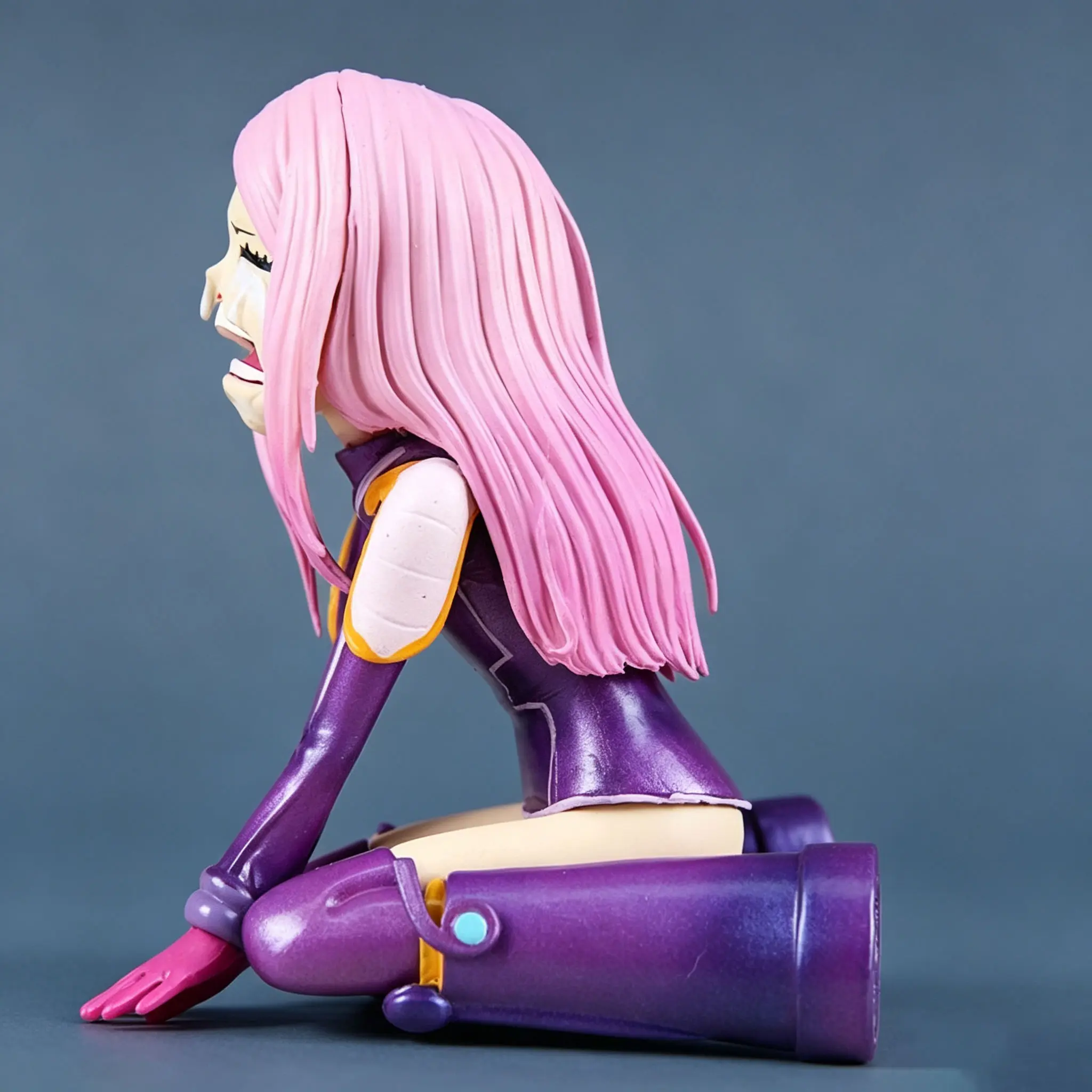 One Piece - Jewelry Bonney (Kneeling and Crying Version) Statue - Image 5