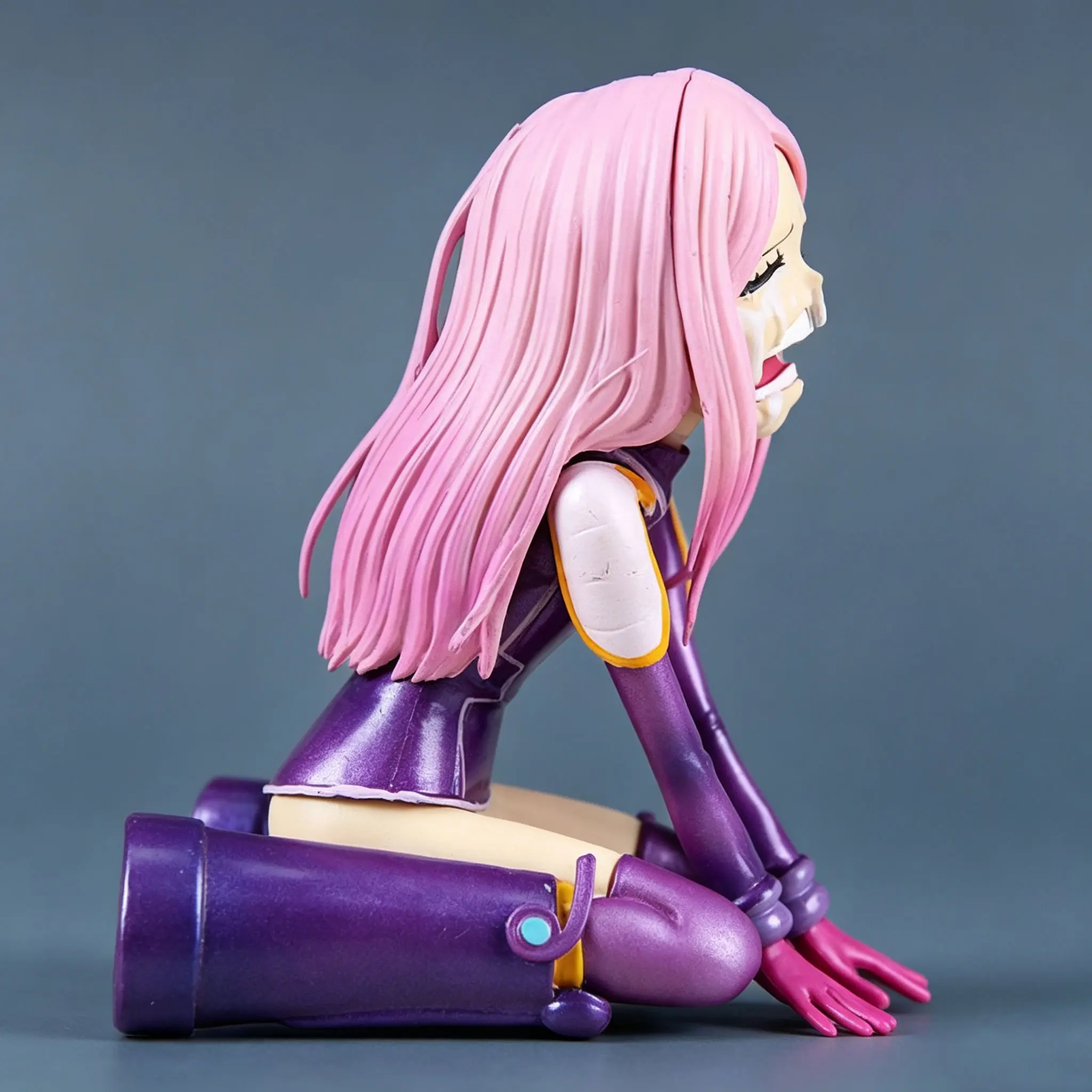 One Piece - Jewelry Bonney (Kneeling and Crying Version) Statue - Image 4