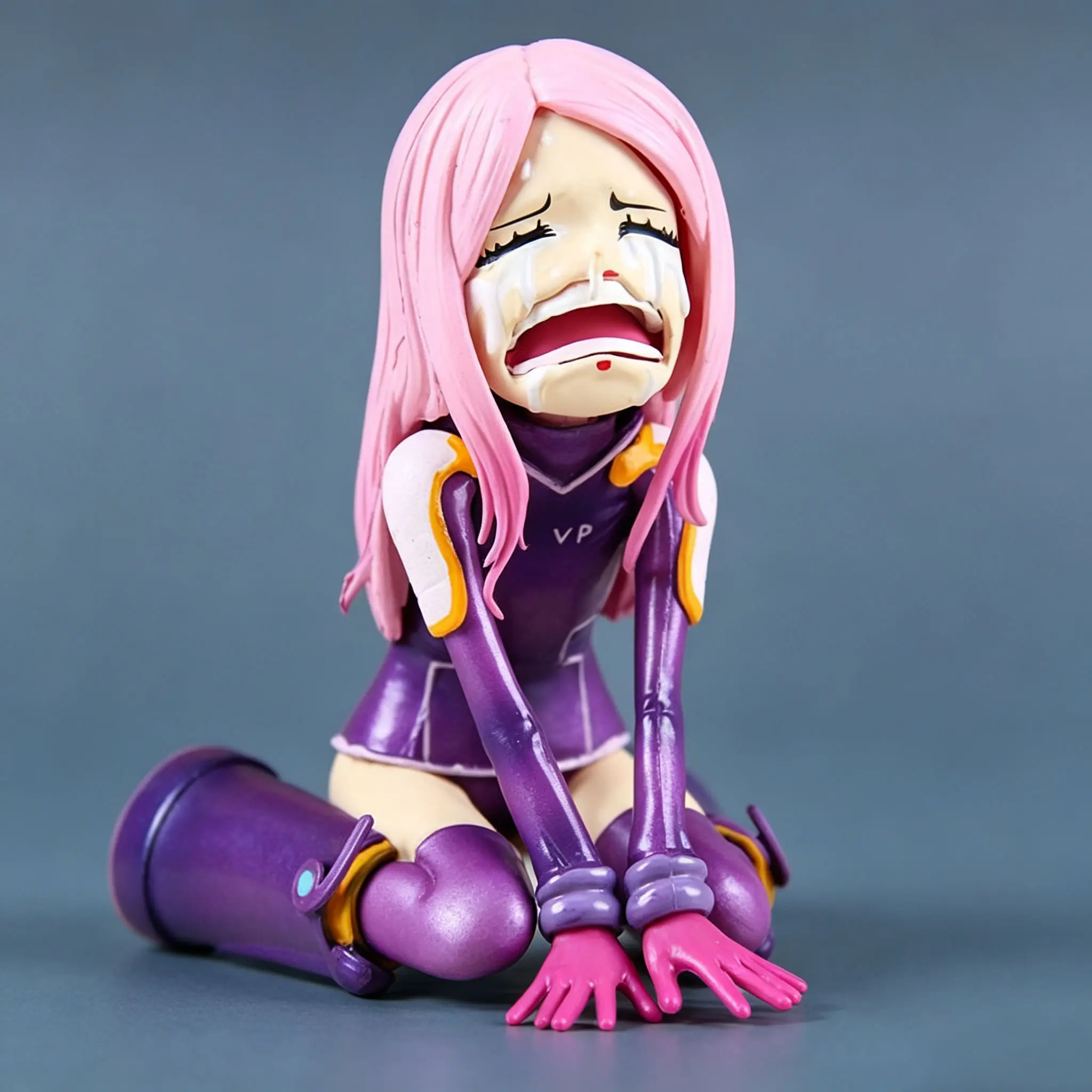 One Piece - Jewelry Bonney (Kneeling and Crying Version) Statue - Image 3