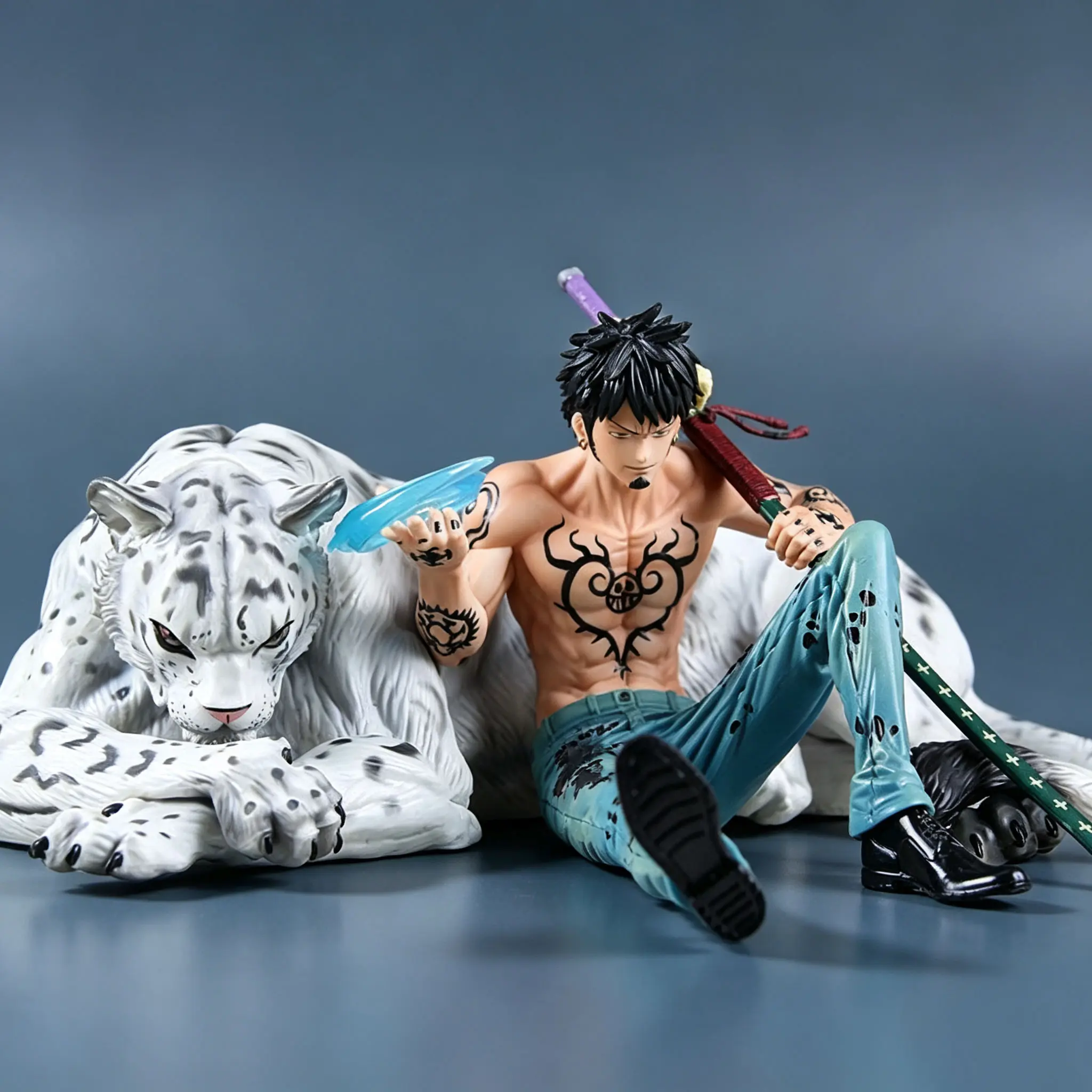 One Piece - Trafalgar D. Water Law (Snow Leopard / Animal Kingdom Version) Statue - Image 2