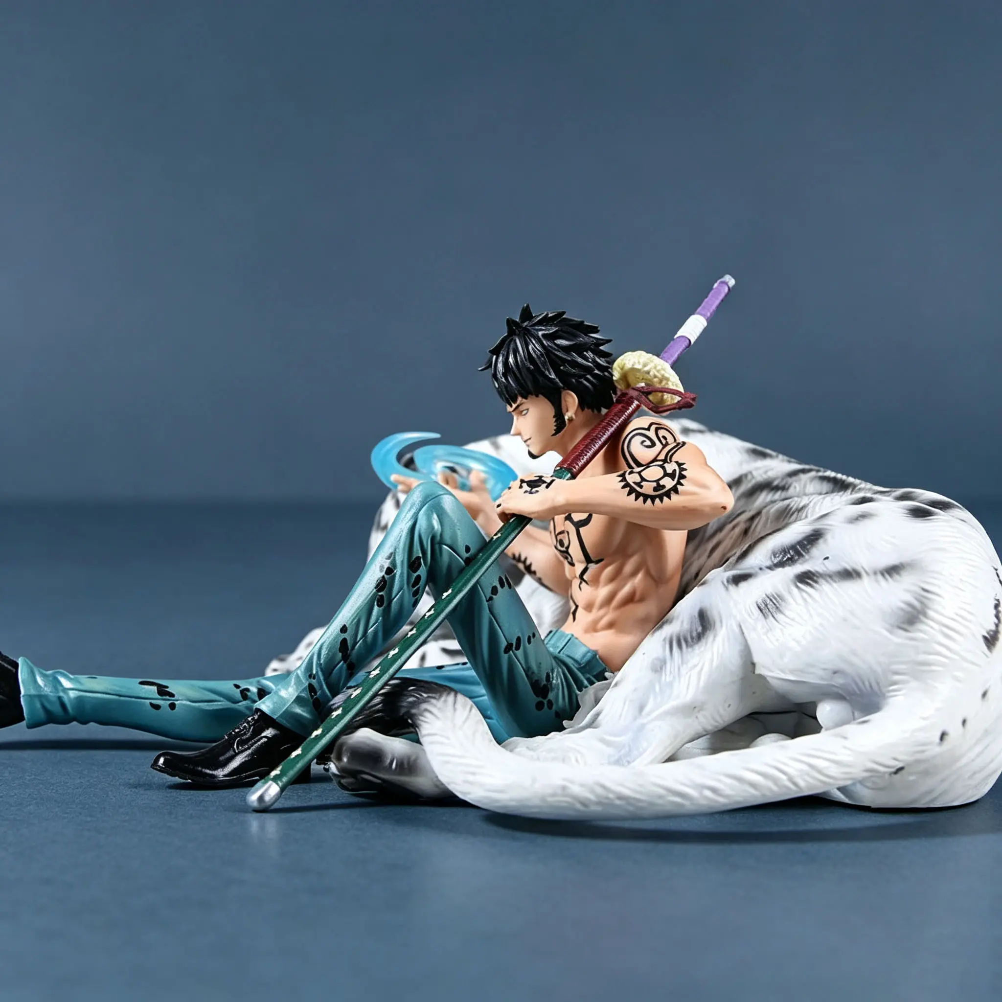One Piece - Trafalgar D. Water Law (Snow Leopard / Animal Kingdom Version) Statue - Image 3