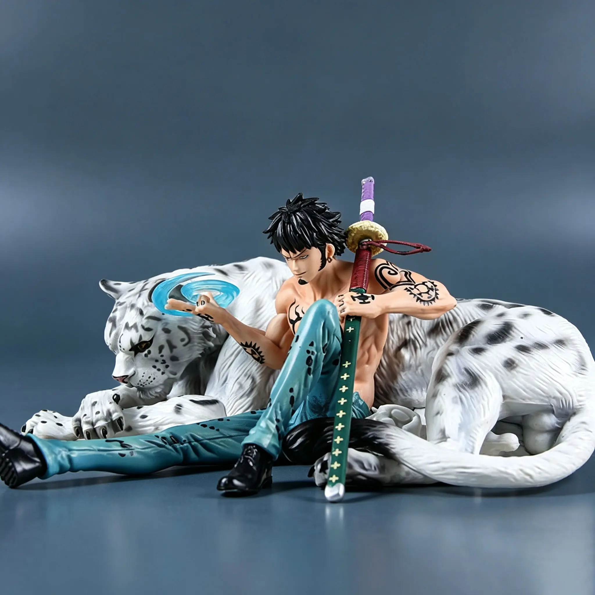 One Piece - Trafalgar D. Water Law (Snow Leopard / Animal Kingdom Version) Statue - Image 5