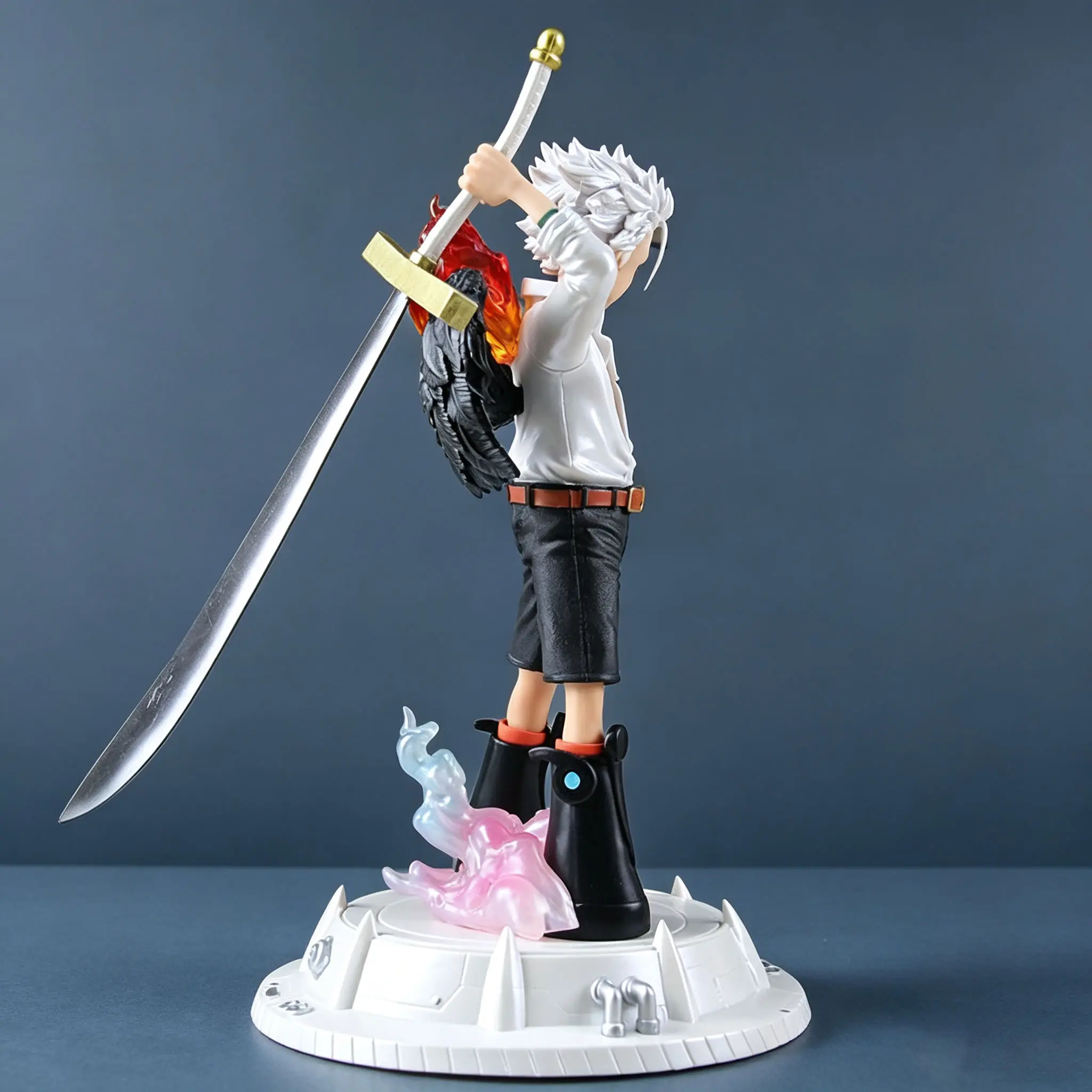 One Piece - Childhood Dracule Mihawk (Young Hawk Eyes Version) Statue - Image 3